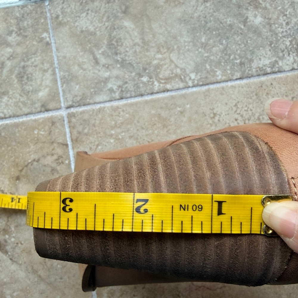 Lucky Brand Leather Ankle Boots Natural Putty Stacked Heel Back Zip Size 10/42 - Picture 13 of 15